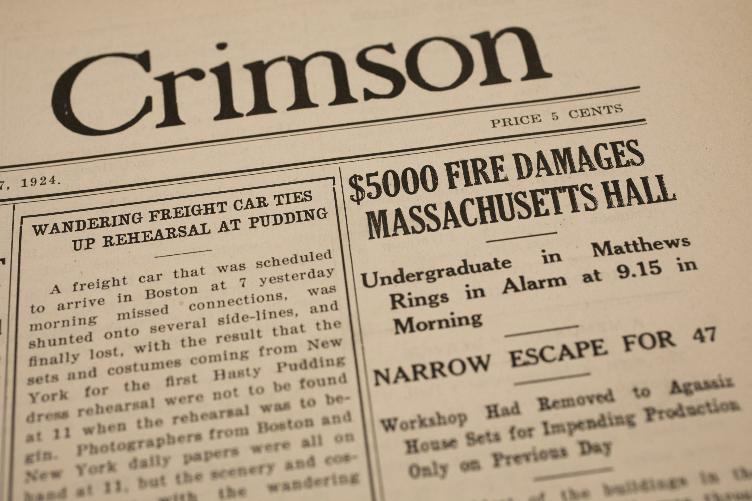 Crimson clipping from 1924 about Mass Hall fire.