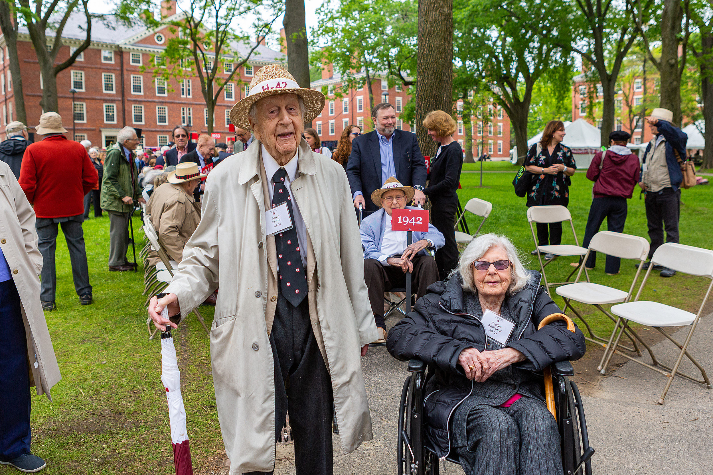 Two of Harvard's eldest graduates