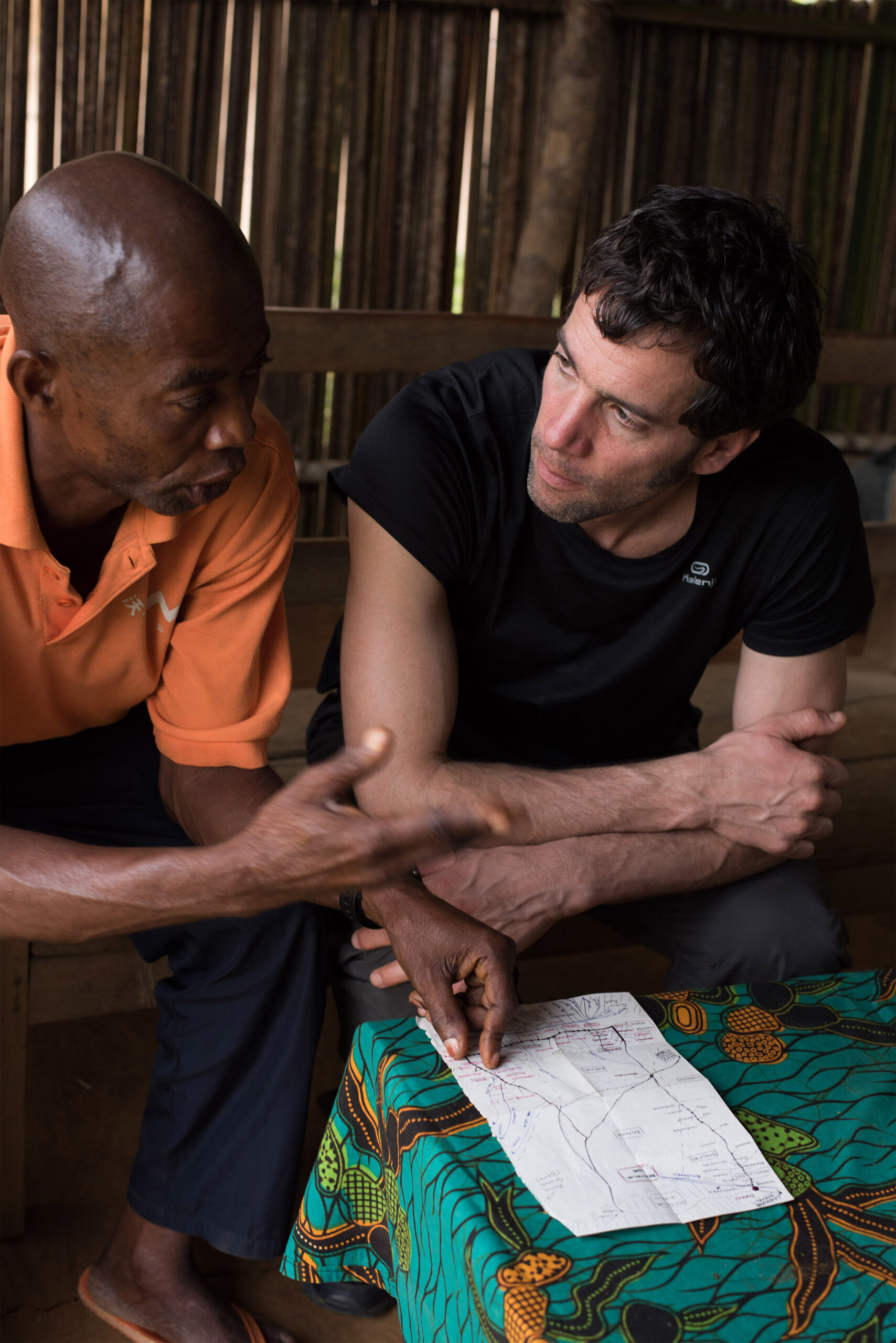 Two researchers chatting.