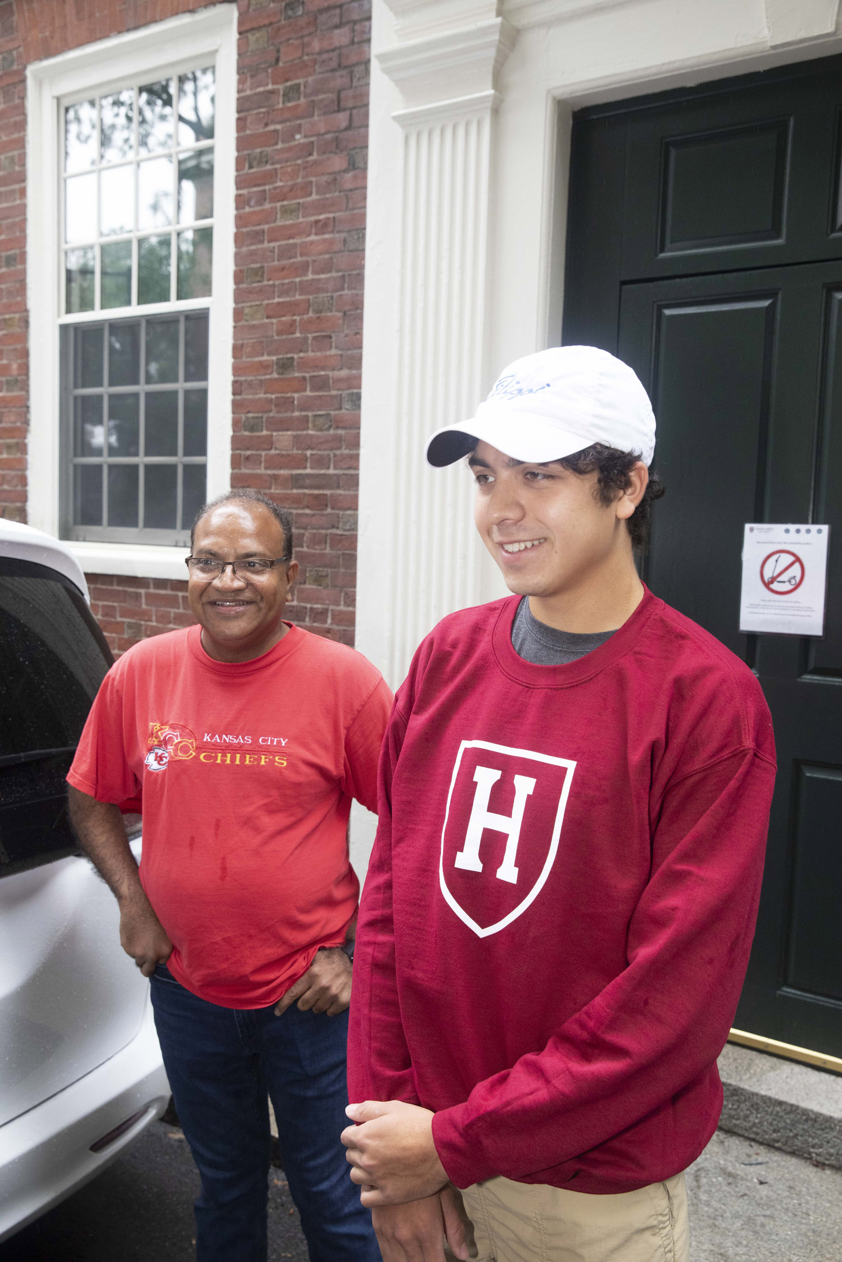 Nikhail Ramaraju ’27 moves into Wigglesworth Hall with the help of dad, Sharat Ramaraju.