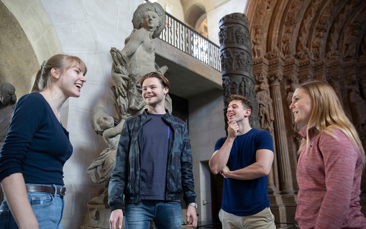 A group of German students talking