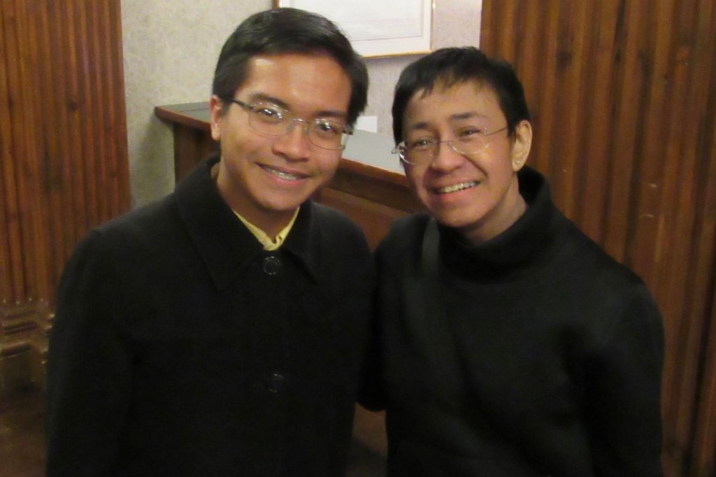 Jeromel Dela Rosa Lara ’23 and Maria Ressa.