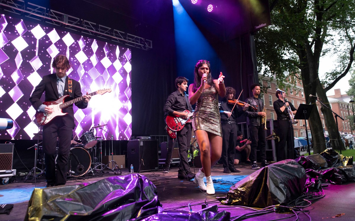 Anoushka Chander ’25 (center) sings onstage